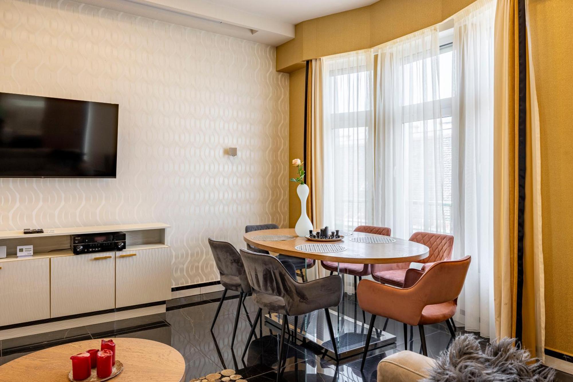 Luxury Royal Central Apartment By Prestige Homes ブダペスト エクステリア 写真