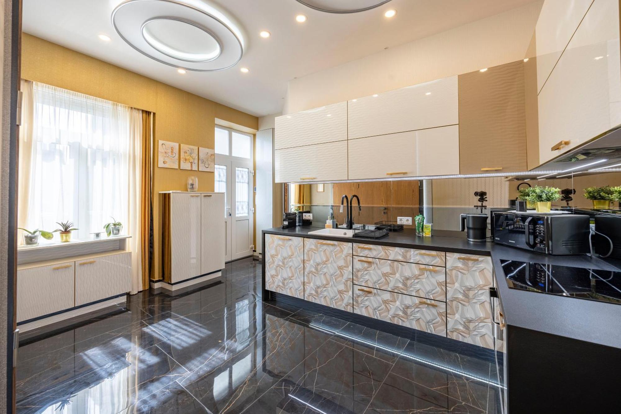 Luxury Royal Central Apartment By Prestige Homes ブダペスト エクステリア 写真